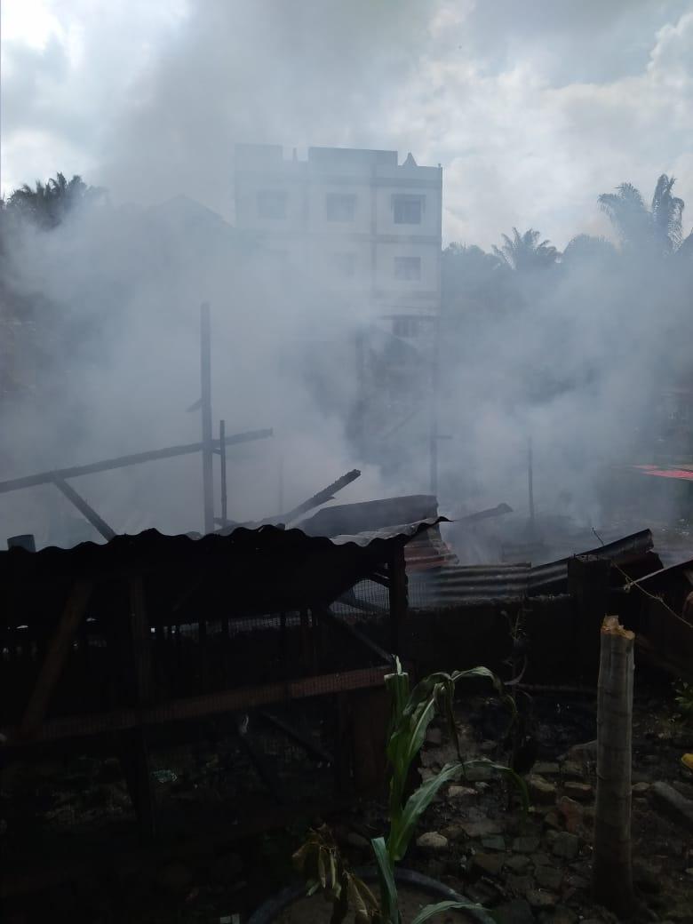 Satu unit rumah warga Bagan Batu Barat ludes terbakar, diduga hal ini penyebabnya.. 