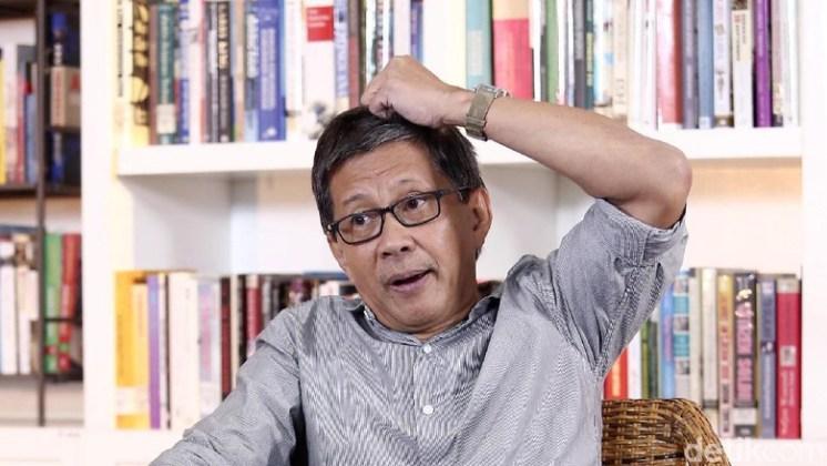 Akal Sehat Rocky Gerung, Puji Kesederhaan Jokowi dan Catat Janjinya Kritik Prabowo