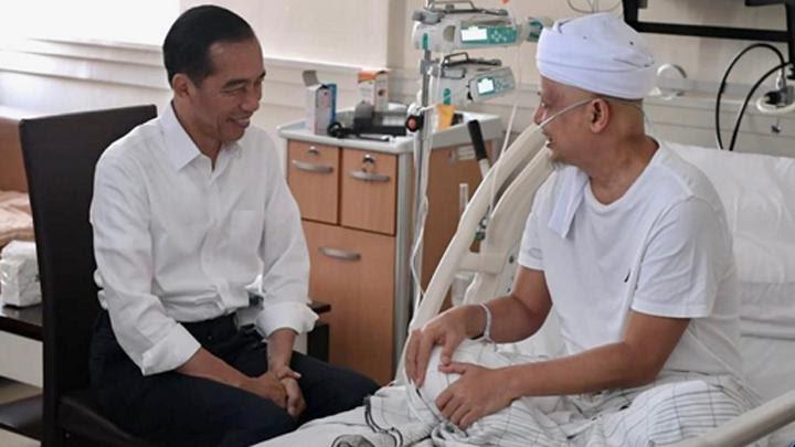 Jenguk Arifin Ilham, Jokowi: Kami Mendoakan Beliau Cepat Sembuh