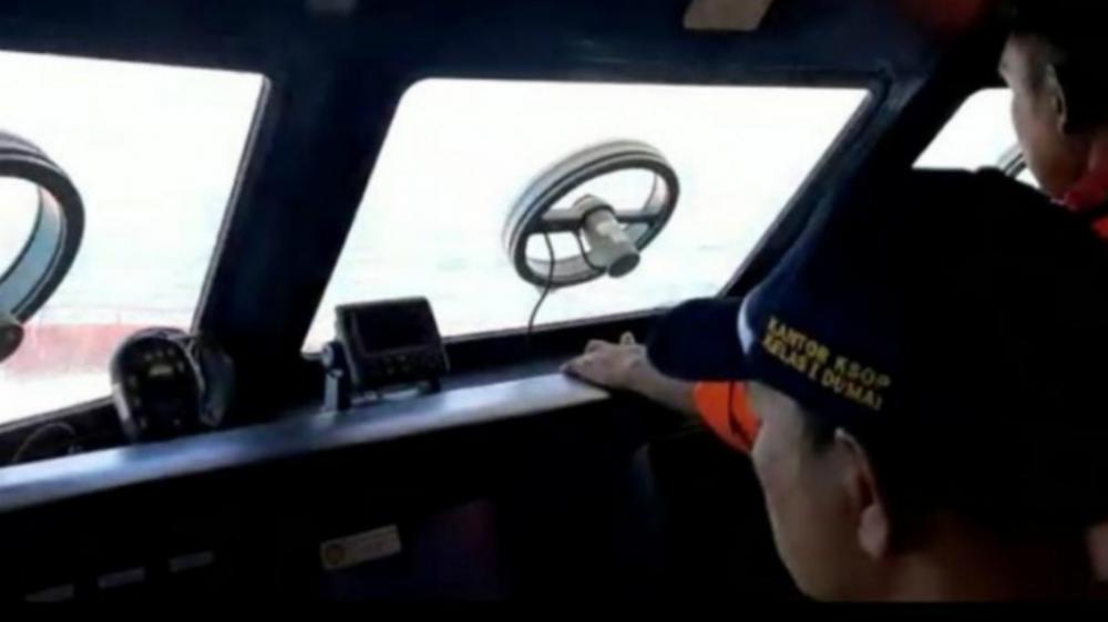 Heli Puma TNI Dikerahkan Untuk Pencarian Korban Kapal TKI yang Tenggelam