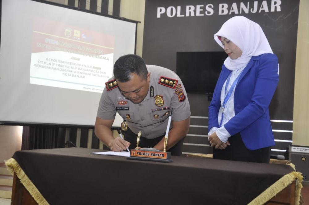 Penandatangan Nota Kesepahaman Bersama Polres Banjar Dengan PLN dan PDAM Kota Banjar