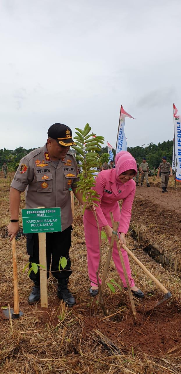Polres bersama Pemerintah Kota Banjar kegiatan Bersama "Polri Peduli Penghijauan"