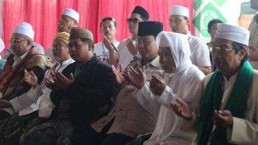 Prabowo Meneteskan Air Mata Atas Kemadirian Masyarakat dan Timnya Untuk Berjuang Demi Kemenangannya