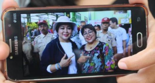 Gara gara Foto Pose 2 Jari Dengan Titiek Soeharto,ASN Ini Di Periksa Bawaslu
