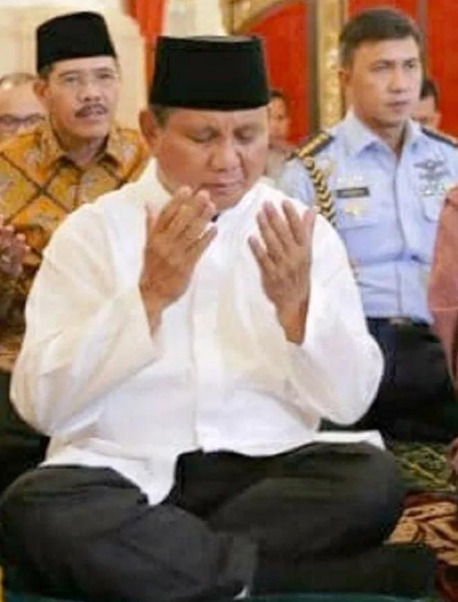Yang Paling Di Benci Prabowo Adalah Pamer Ibadahnya 