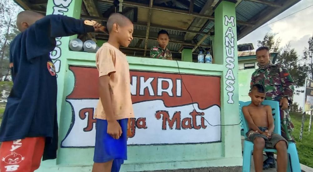 Yonif 132/BS, Tanamkan Disiplin Dan Kerapihan Kepada Anak-Anak Usia Dini di Tapal Batas