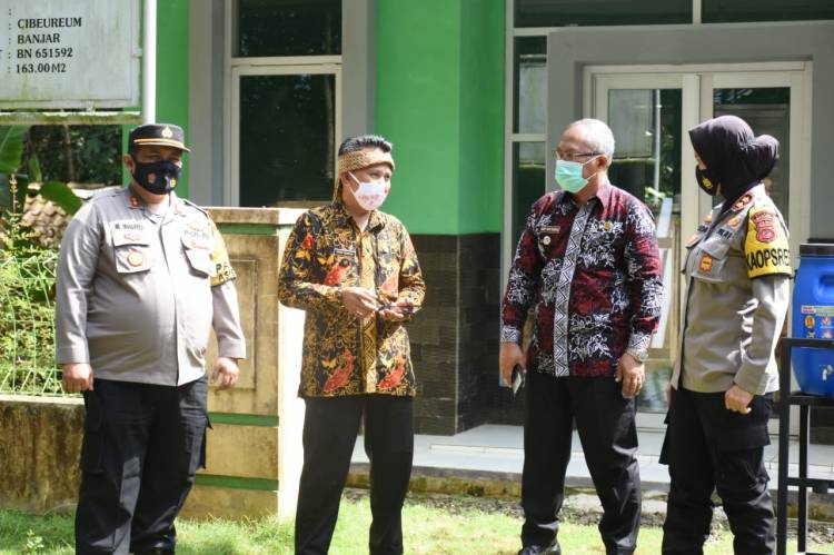 Kapolres Banjar bersama Pamen Asistensi Polda Jabar Kunjungi Kampung Tangguh Nusantara di Desa Cibeureum 