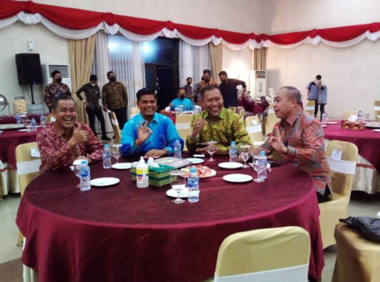 Drs.H.Tantawi Jauhari Wakili Pemkab Inhil di Acara Malam Pisah Sambut Pemrov Riau dengan Danrem 031/WB