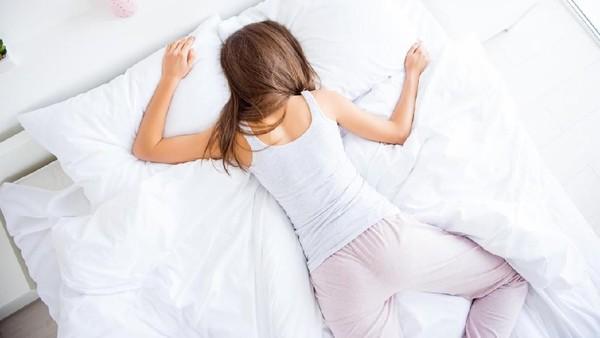 7 Hal Aneh yang Bisa Terjadi Saat Tidur, Salah Satunya Ketindihan