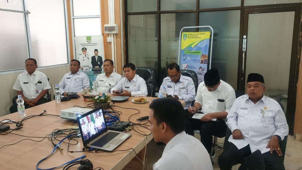 Antisipasi Corona,  Gubernur Riau Telekonferensi dengan  Bupati Rokan Hulu.