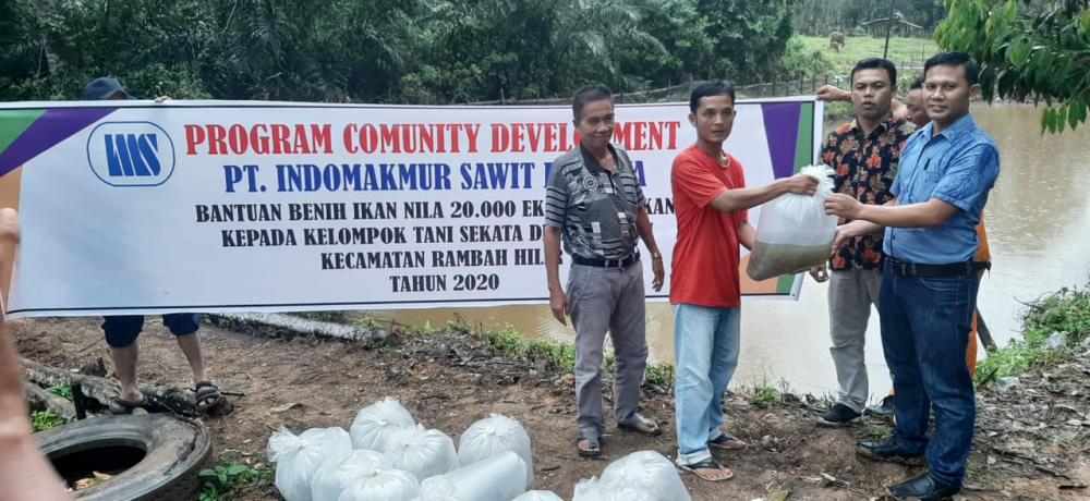 PT Indomakmur Sawit Berjaya Salurkan Benih Ikan Untuk Koptan Sekata 