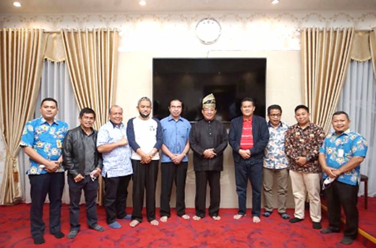 Bupati Inhil HM. Wardan Terima Kunjungan Silaturahim Rektor Unri Prof Aras Mulyadi