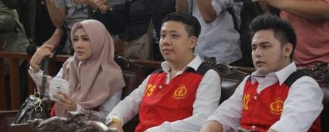Trio Ikan Asin Di Vonis Berbeda  Galih Ginanjar divonis 2 tahun 4 bulan penjara 