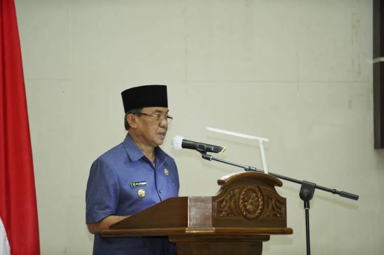 Bupati Inhil HM. Wardan Serahkan Buku LKPJ Tahun 2021 kepada DPRD Inhil