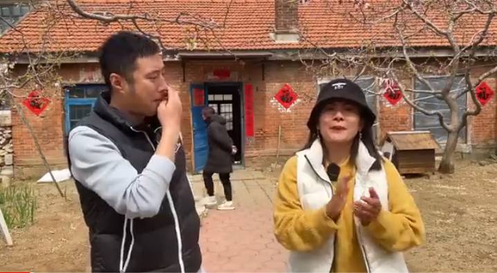 Konten Kreator Shanty Di China "Dara Minang"  Banjir Pujian dan Viral Di Media Sisial