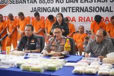 Pemusnahan Barang Bukti Narkoba Jaringan Internasional, Kapolda Riau : Sikat Habis Kampung Narkoba