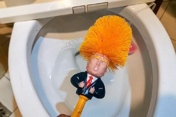 Aksi Dukung Pemerintah, Sikat Toilet Berwujud Donald Trump Sedang Tren di China