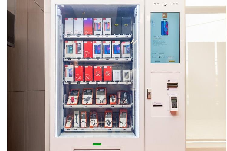 Di India, Ponsel Xiaomi Dijual Lewat "Vending Machine"