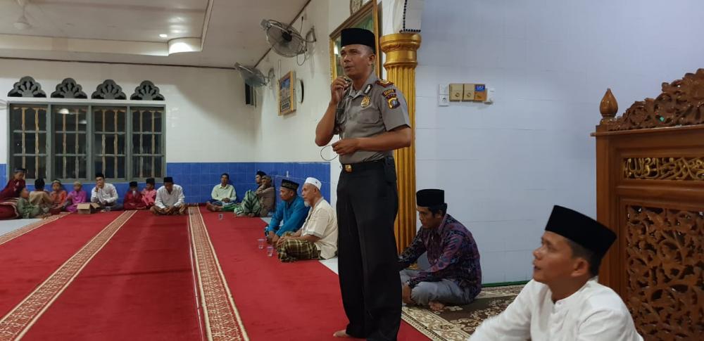 Polsek Rupat Gelar Safari Ramadhan Sholat Teraweh Bersama Warga desa Teluk lecah