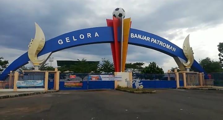 Stadion Gelora Banjar Patroman kini difungsikan sebagai tempat karantina bagi pemudik yang pulang kampung.