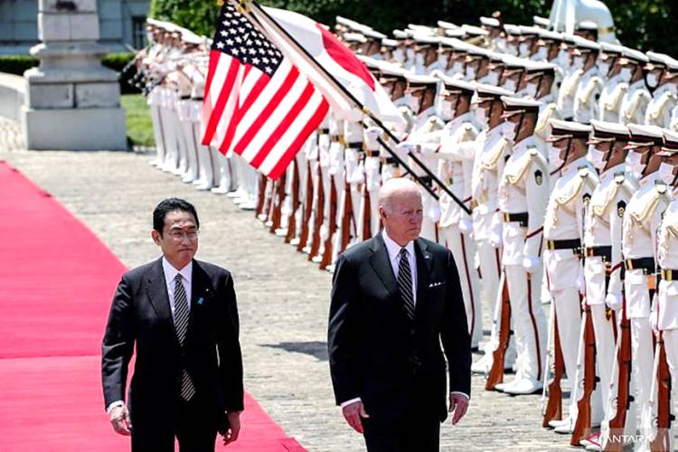 Presiden AS Joe Biden Naiki Mobil Anti Rudal dalam Kunjungan ke Jepang