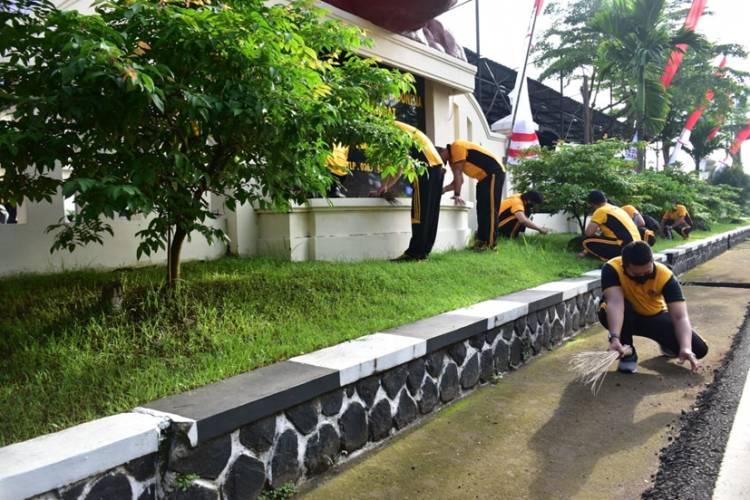 Jelang Hut Bhayangkara ke-75, Polres Banjar Tampil Bersih, Rutin Lakukan Kegiatan Korve 