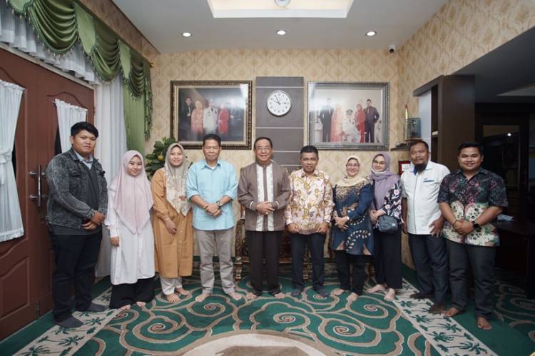 Bupati Inhil HM. Wardan Terima Silaturahim Tim Peneliti Perikanan Universitas Riau