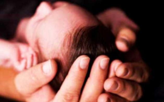 Kejam, Bayi Ditusuk-tusuk Gunting Ibunya Sendiri