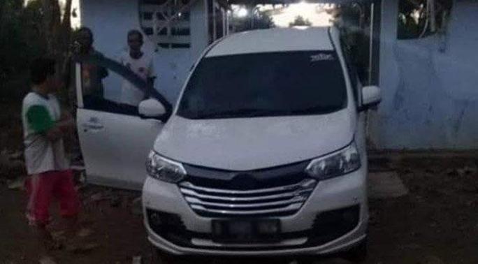 Mobil Terjebak di Kuburan: Sopir Mengira Dirinya Sudah di Rumah, Tidur di Nisan