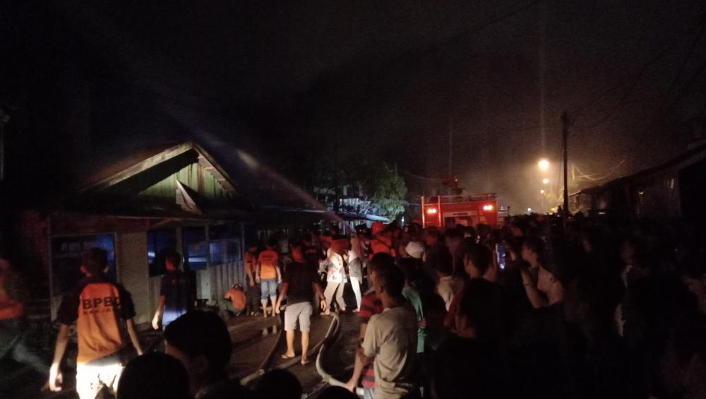 Breaking News : Musibah Kebakaran Hanguskan Satu Unit Rumah di Jalan Lingkar Tembilahan