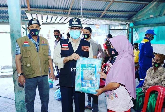 Pemkab Inhil Salurkan Bantuan Bencana Alam Korban Lonsor Kampung Betuah.