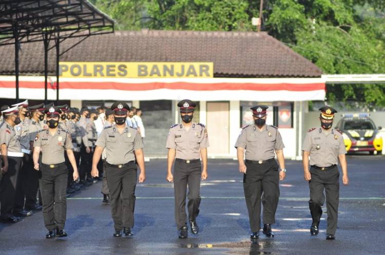 26 Personel Polres Banjar Naik Pangkat pada Ulang Tahun Bhayangkara ke-75