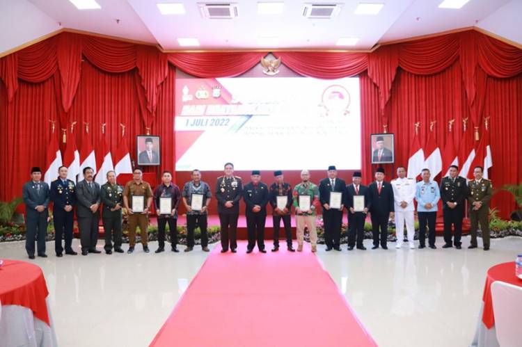 Kapolres Inhil Bangga, Tokoh Masyarakat di Wilayahnya Terima Piagam Penghargaan Kapolda Riau