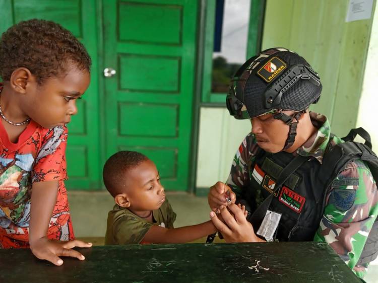Ini Sebabnya Mengapa Anak-anak di Papua Menyukai Satgas Yonif Raider 142/KJ
