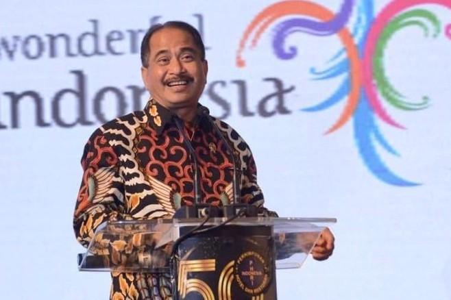 Menteri Pariwisata Republik Indonesia Arief Yahya Pantai Pesona pulau Rupat.