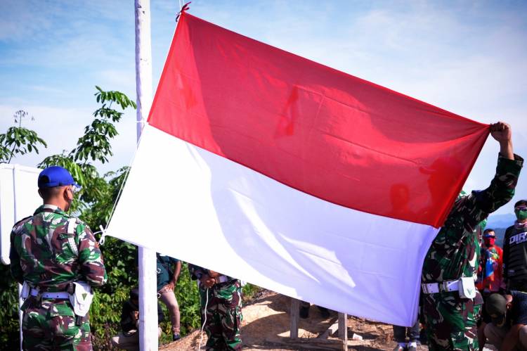 Kibarkan Bendera Merah Putih di Ketinggian Kota Langsa"