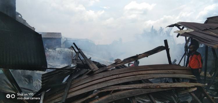 Video Detik Detik Kebakaran dan Pemadaman Rumah Penduduk Di Tembilahan
