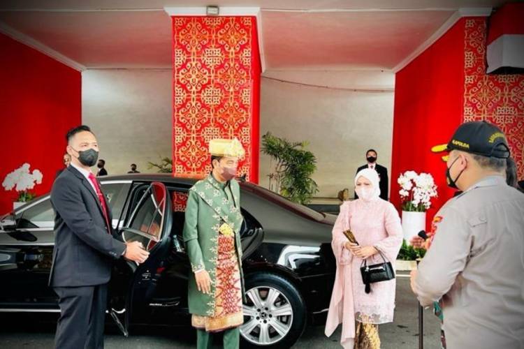 Presiden Jokowi Kenakan Baju Adat Babel Hadiri Sidang Tahunan MPR-RI dan Sidang Bersama DPR RI