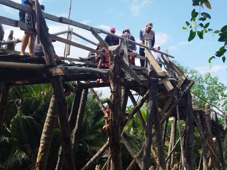 Dinas PUTR Inhil Persiapkan Upaya Penanganan Darurat Fungsional Jembatan Desa Lahang Tengah