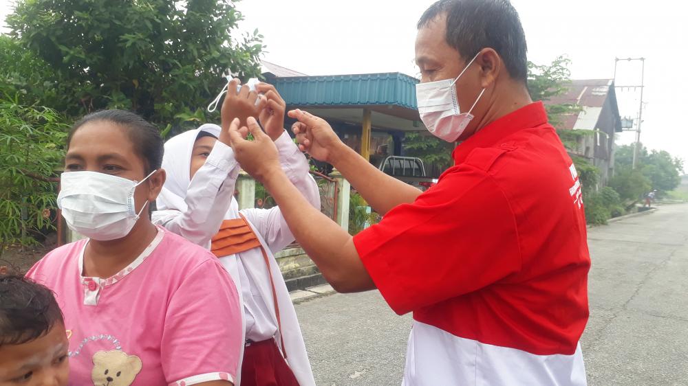 Peduli Masyarakat, PWRI Kabupaten Bengkalis Bagikan Masker
