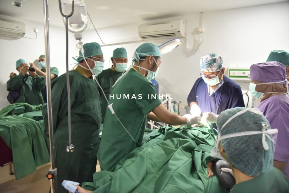 Bupati Indragiri Hilir (Inhil), Drs HM Wardan MP meresmikan pelaksanaan operasi bibir sumbing 