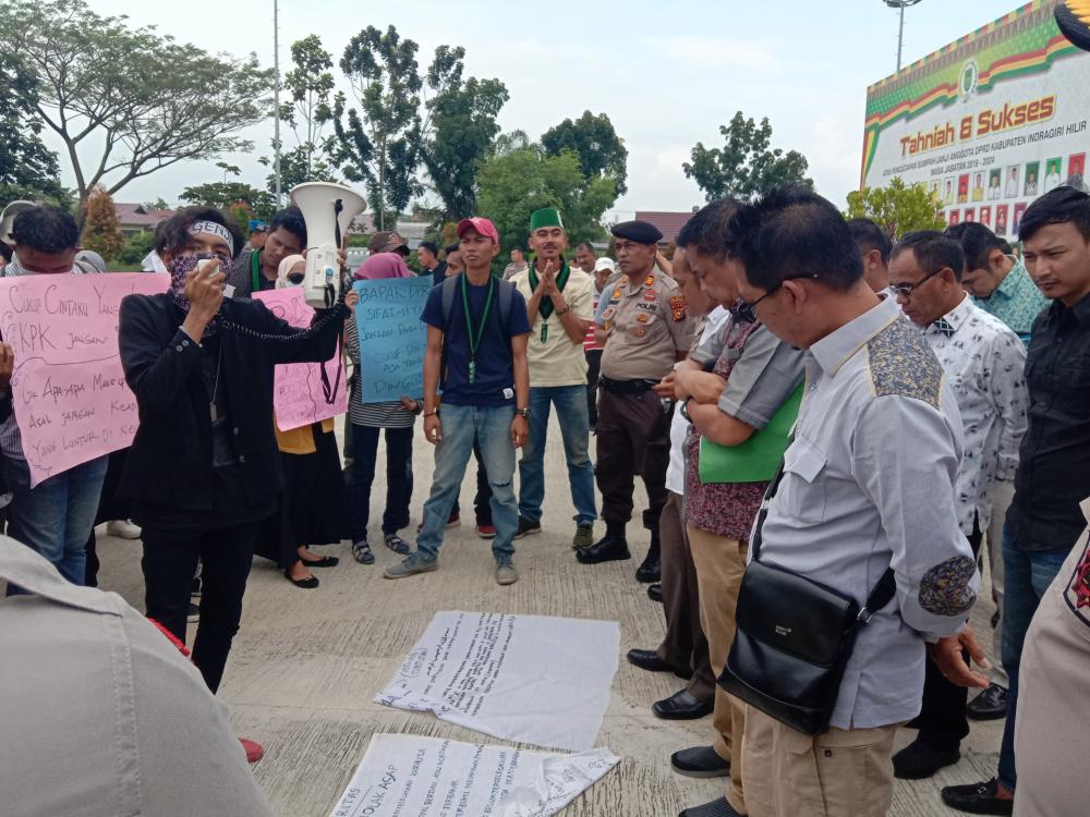 Demo Mahasiswa di Gedung DPRD Inhil, Edi Gunawan : Kalau Undang-undang kami tidak punya kewenangan 
