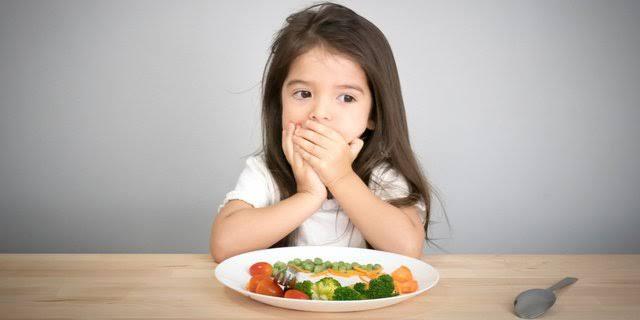 8 Makanan untuk Tingkatkan Kecerdasan Otak Anak