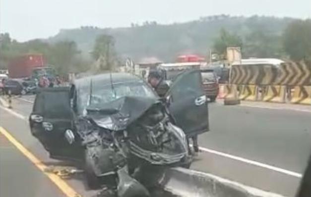 Mengerikan! Video Kecelakaan Tol Cipularang 21 Kendaraan Rusak, 6 Tewas, 8 Luka Berat dan Ringan