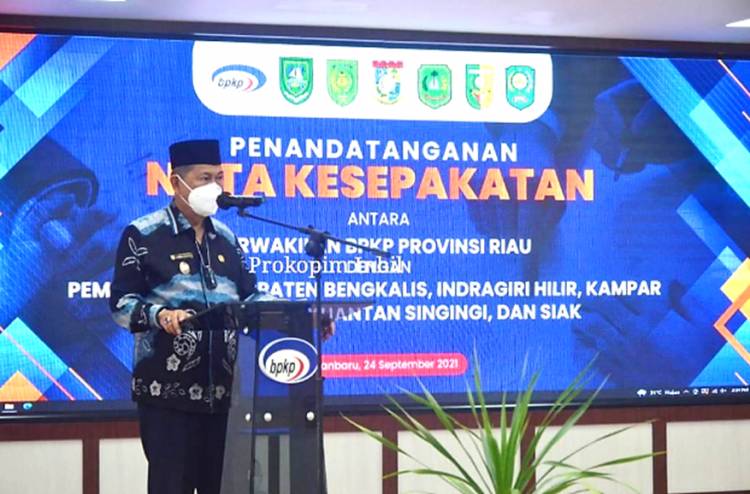 Wabup Inhil H.Syamsuddin Uti Hadiri Penandatanganan Nota Kesepakatan antara Perwakilan BPKP Prov. Riau dengan Enam Pemda