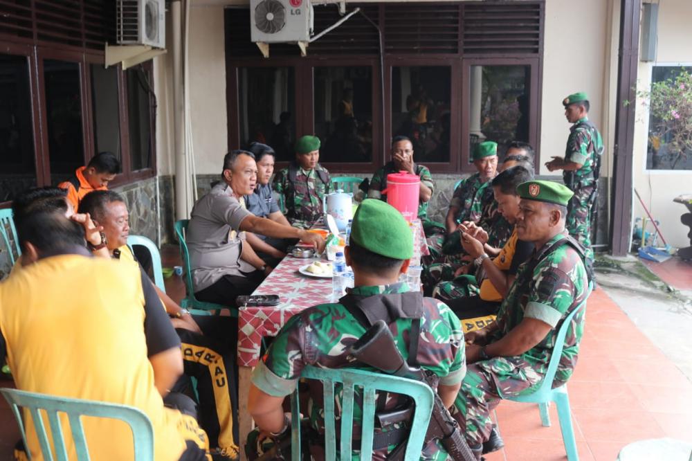 Polres Inhil dan TNI Patroli Gabungan Antisipasi Kamtibmas Menjelang Pelantikan Presiden dan Wakil Presiden