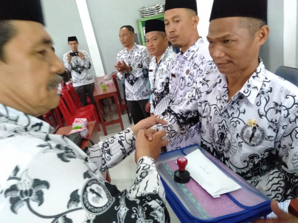 Mhd Ali S.Pdi M.Pd Terpilih Secara Aklamasi Sebagai Ketua PGRI Kecamatan Rupat Masa Bakti 2020_2024