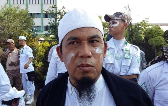 Ustadz Bernard Persaudaraan Muslim PA 212 Kabarnya Ditangkap di Jalan Tol Jam 03.00 Wib Dini Hari 
