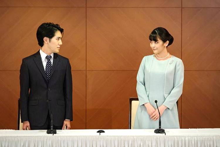 Puteri Jepang Ini Memilih Meninggalkan Kemegahan Istana Demi Menikah dengan Pria Biasa