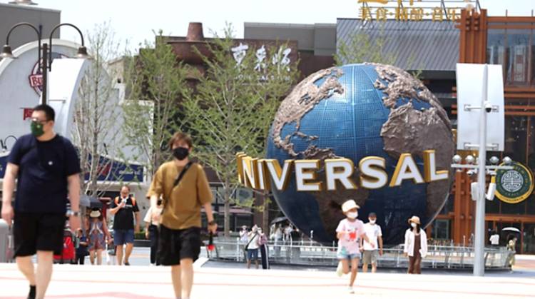 Kasus Baru Covid-19 Kembali Meningkat, China Tutup Universal Studios di Beijing